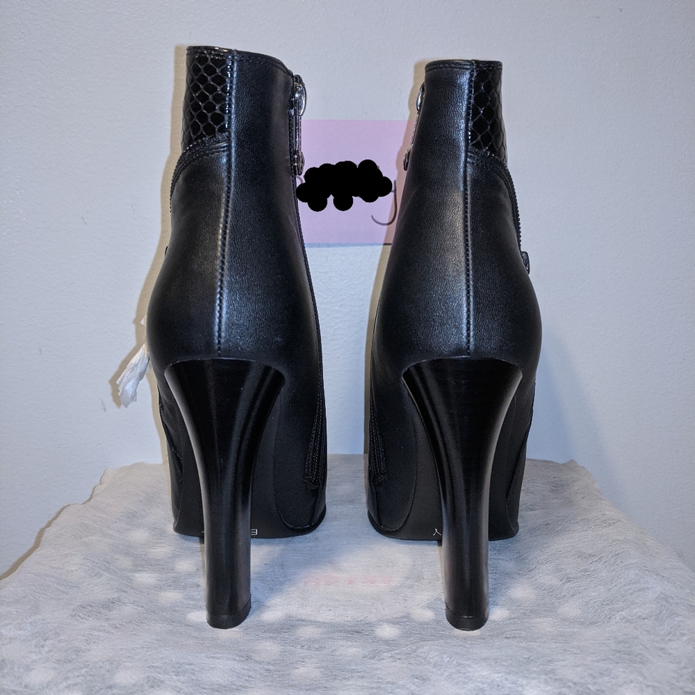 🎀 Betsy Leather Booties 🎀 - Picture 7 of 13